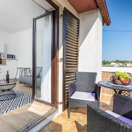 Wine House Apartments & Rooms Marceta Fazana Exterior photo