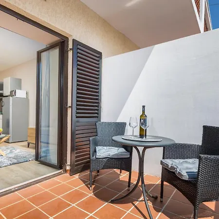 Wine House Apartments & Rooms Marceta Fazana Exterior photo